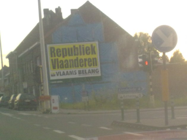 Extreme right political party in Belgium goes for continuity media buying approach in street advertising. Great idea in Belgium, a country where you have to vote every other day.